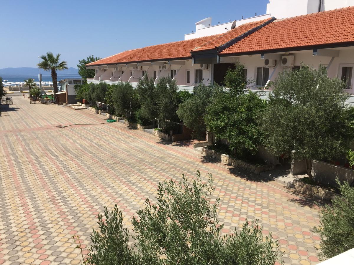 Karakas Motel Ayvalik Exterior photo