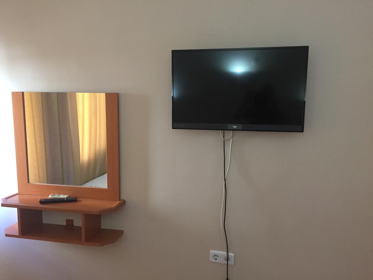 Karakas Motel Ayvalik Exterior photo