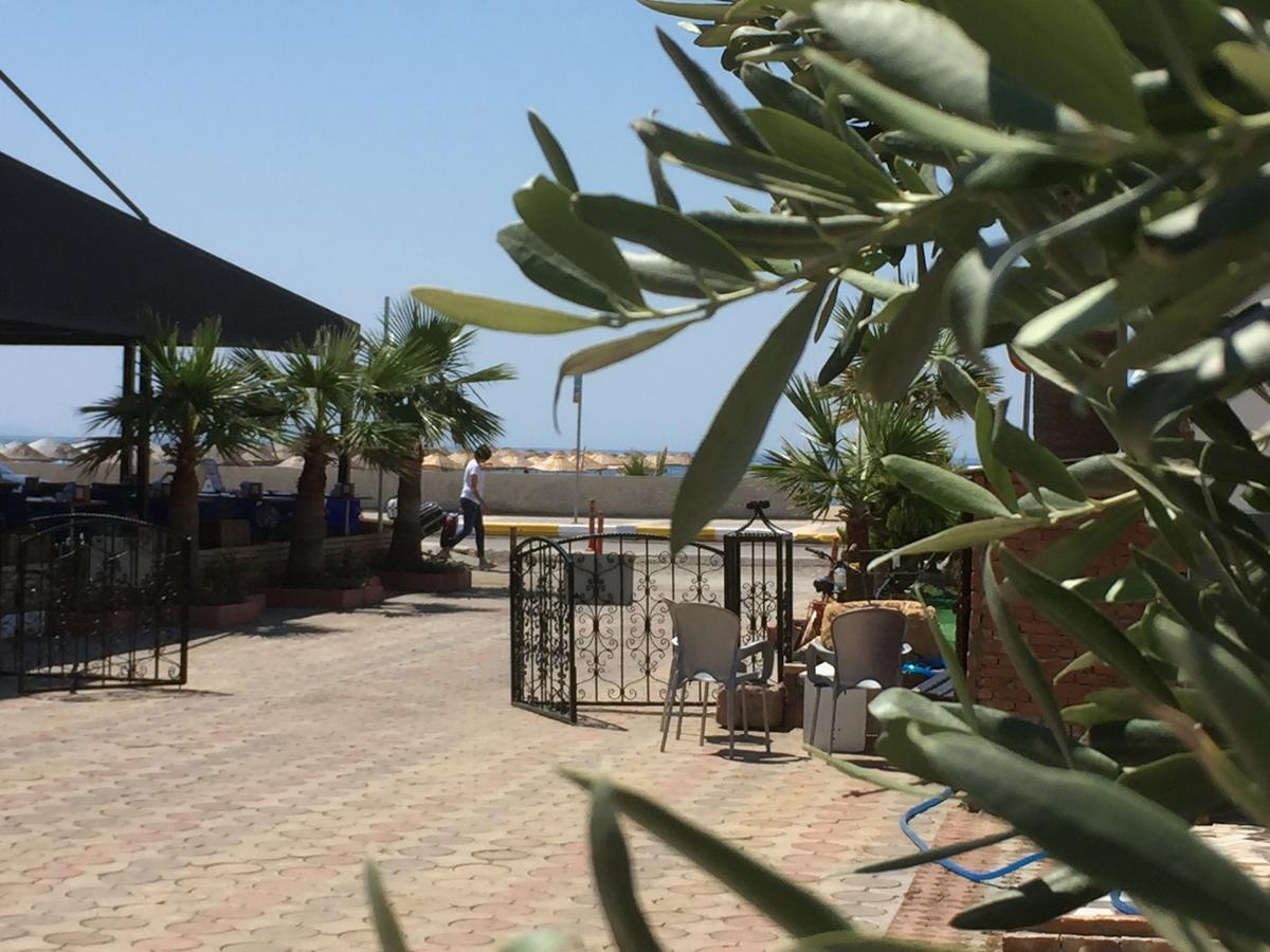 Karakas Motel Ayvalik Exterior photo