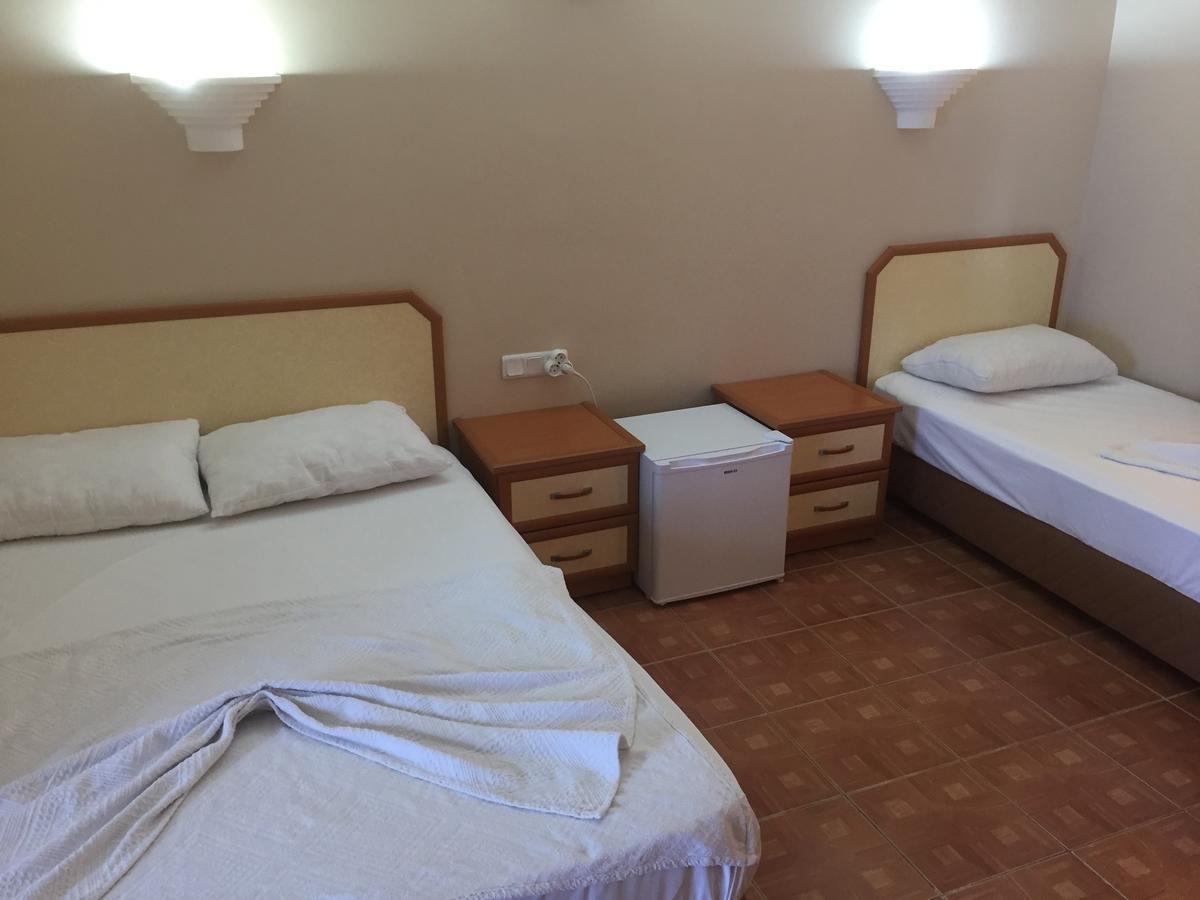 Karakas Motel Ayvalik Exterior photo